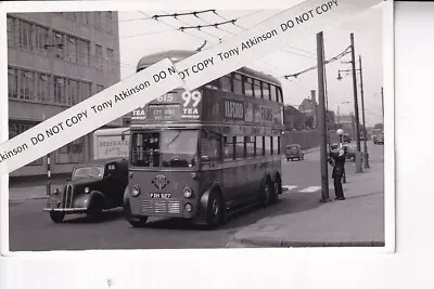 London Transport - L3 Type Trolley Bus - No. 1527 - Route 615 - Photo  # B13399 • £1