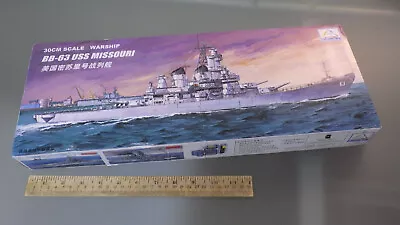 Mini Hobby 1/900 Battery Operated Ship Kit In Box Complete BB-63 USS MISSOURI • $17