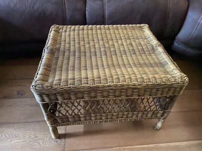 £5 • Buy Rattan Table (height 17 /width 24 /depth 22 )