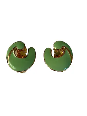 Vintage Gold Tone Mint Green Enamel Swirl Clip-on Earrings Classic Spring Color • $12