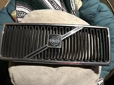 OEM Volvo 1993 Classic 240 Chrome Grille Good Mounts 1986-1993 • $228