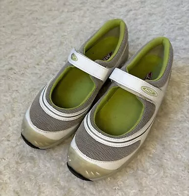 MBT Women's Casual Comfort Rocker Sneakers US Size 9 White/Green 400213-87 • $29.99