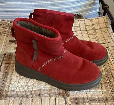 I Luv Ugg Logo Women's Size 7 Red Suede Ankle Bootie Pull On Stitching • $10