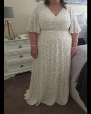 $100 • Buy Plus Size Wedding Dress