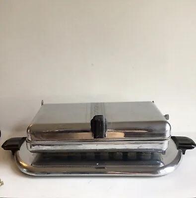 Universal Vintage Sandwich Grill E1370 • $2