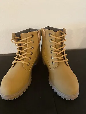 Madden Girl Women’s Combat Work Boots Tan Size 6 Lace Up Zip Back Adorable! • $30