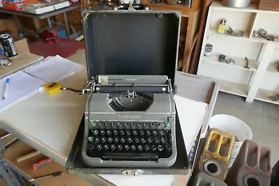 Vintage Underwood Champion Typewriter With Case Lot 23-66-5 • $49.99