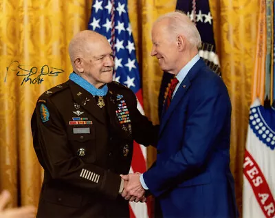 PARIS DAVIS SIGNED AUTOGRAPHED 8x10 PHOTO MEDAL OF HONOR MOH RARE BECKETT BAS • $115