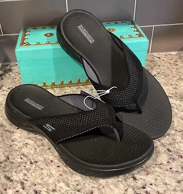 SKECHERS Women's Sz 9 M On The Go 600  Flip Flop Thong Sandals Blk/Grey NWT • $28.49