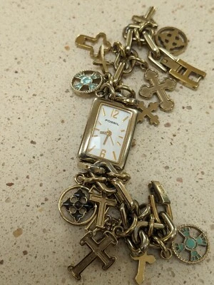 FOSSIL Ladies Watch Gold Looking Link Bracelet With Charms Including Watch. • £29.99