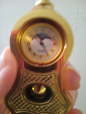 Miniature Metal Table Clock - Bulova Quartz = Gold Tone  • $14.99