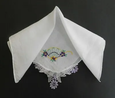 Vintage Hankie With Embroidered Fan And Crochet Corner Design H 122 • $5.99