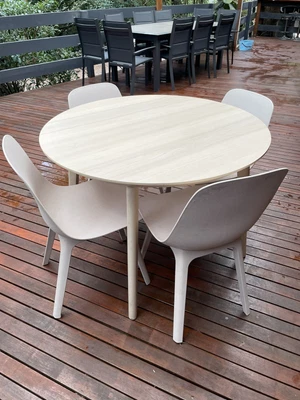 $400 • Buy Dining Table And Chairs