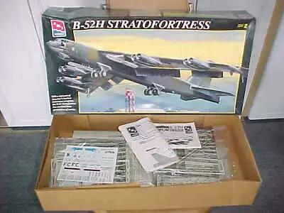 Amt Boeing B-52h Stratofortress 1/72 Scale Model Kit • $130