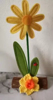 DAFFODIL FLOWER BROOCH Hand Knitted EASTER GIFT - 10% Donation To Marie Curie • £5.99