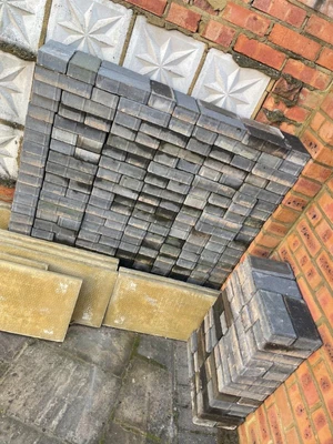 £125 • Buy Block Paving Bricks Used 200x100x50 Grey