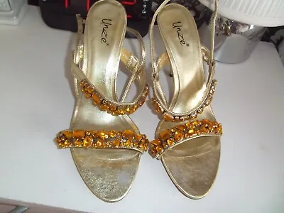 £6 • Buy Beautiful Gold Diamonte Strappy Shoes Size 6