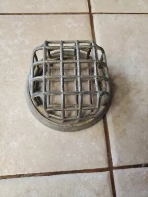  Vintage Metal Wire Cage Flower Frog 3 1/4  Across X 1  3/4  Tall • $7.99