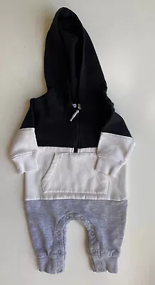Baby Baby Size 0-3 Months Black Grey White Hooded Fleecy One-piece VGUC • $5.95