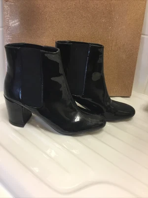 £15 • Buy Women’s Black Patent Ankle Boots Size 6 Red Herring