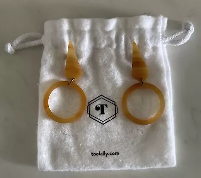 TOOLALLY - RETRO 60s HONEY CIRCLE ACRYLIC EARRINGS W BAG • £18