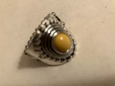 VINTAGE ESTATE Yellow Cabochon Stretch Ring • $3.49