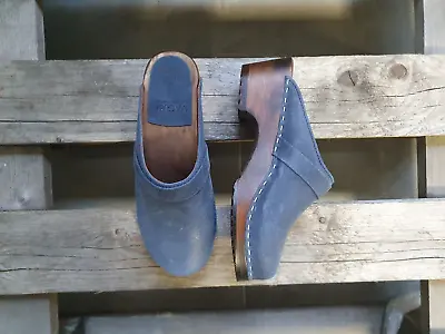 Maguba Berkeley Blue Waxy Suede Size 35 • $69