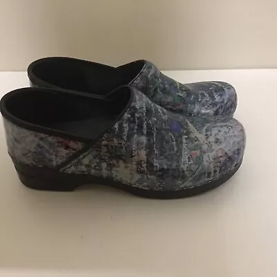 Dansko  Vegan Blue Purple Paisley Mauled Clogs W42/10.5 Professional Comfortable • $13.75