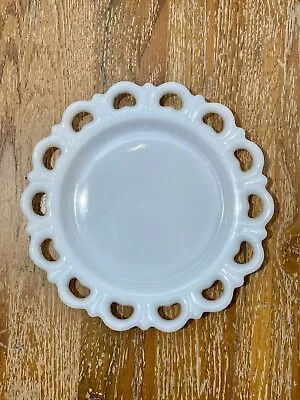 Vtg Old Colony Anchor Hocking Round Salad Plate Milk Glass Heart Lace Edge 8.25  • $10