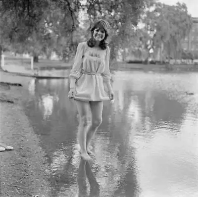 British Actress Sally Geeson Wearing A Minidress As She Paddles In - Old Photo • $8.50
