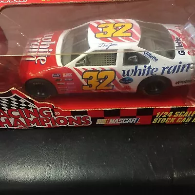 1:24 Racing Champions 1997 White Rain / Dale Jarrett • $12.50