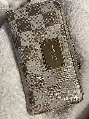 Michael Kors Wallet Cream And Gold Zip • $4