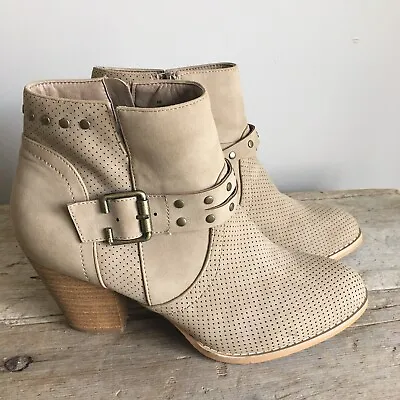 MAURICES Womens Rita Almond Toe Suede Ankle Taupe Boots Buckle Zip Close Sz 8 M • $13.10