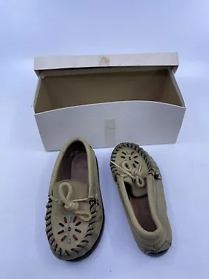 VINTAGE MINNETONKA MOCCASINS LEATHER BEADED CHILD'S  Shoes MODEL 2076 • £22.37