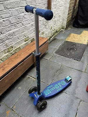 Maxi Micro Scooter Blue - With Light Up Wheels • £40