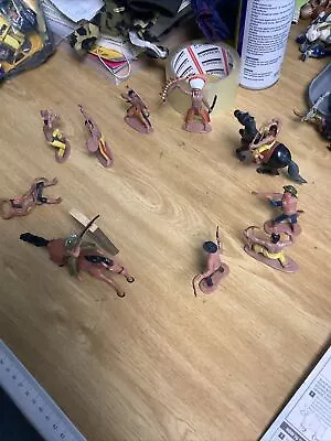 Plastic Cowboys And Indians Figures • £2.50