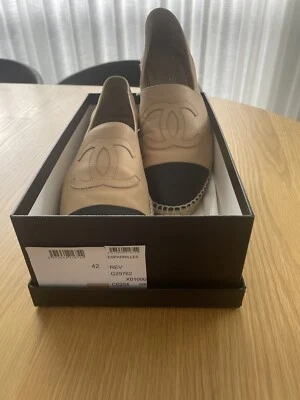 $500 • Buy Chanel Espadrilles Size 42