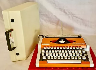 OLYMPIA TYPEWRITER - Traveller De Luxe -1973/74 Working • £81.91