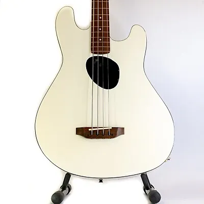 Kramer Ferrington Acoustic-Electric Fretless Bass With Gigbag - White • $729.99