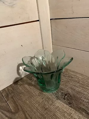 VTG Green Blown Glass Tulip Petal Shaped Vase Votive Heavy Leaded • $14.99