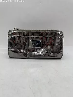 Michael Kors Womens Silver Logo Printed Inner Divider Zipper Cosmetic Bag • $25.99