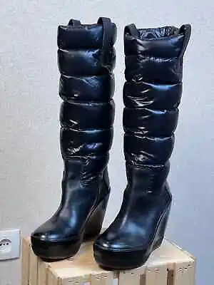 Moncler Wedge Black Puffer Boots Womans Size EU:40 US:10 • $200
