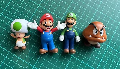 Super Mario Brothers Nintendo Figures • £0.99