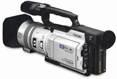 Sony NTSC Pro MiniDV 3CCD Camcorder 2.5  LCD - Video Transfer - VGC (DCR-VX2000) • £999.99