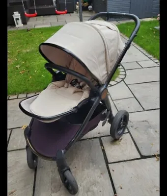 Travel System With Isofix Base • £300