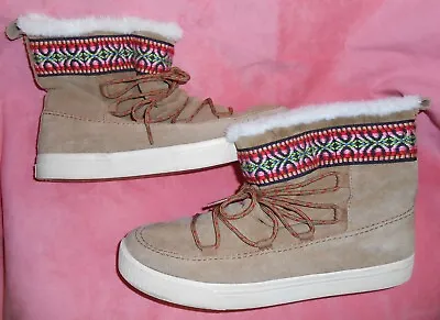 TOM'S BOOTIE OR MOCCASIN - Women's  Size 11 - VERY CUTE • $25