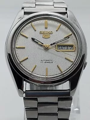 Vintage Seiko 5 Men's Automatic Japanese Working Wrist Watch 17 Jewels Ref-7009A • $59.99