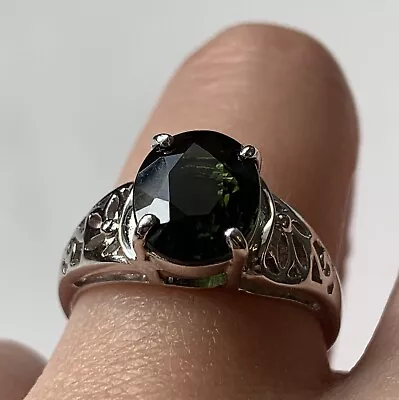 Green Tourmaline Solitaire Detailed Shoulder Ring 9ct 9k White Gold - Size N • $287.40