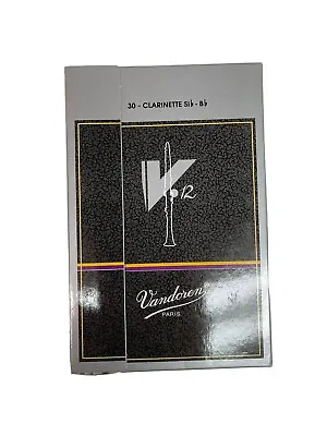 Vandoren B12 Clarinet Reeds 2.5 Flow Pick Box Of 30 Reeds • $60