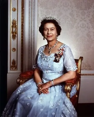 Her Majesty Queen-Elizabeth II  Color 8 X 10 Photo Picture • £5.77